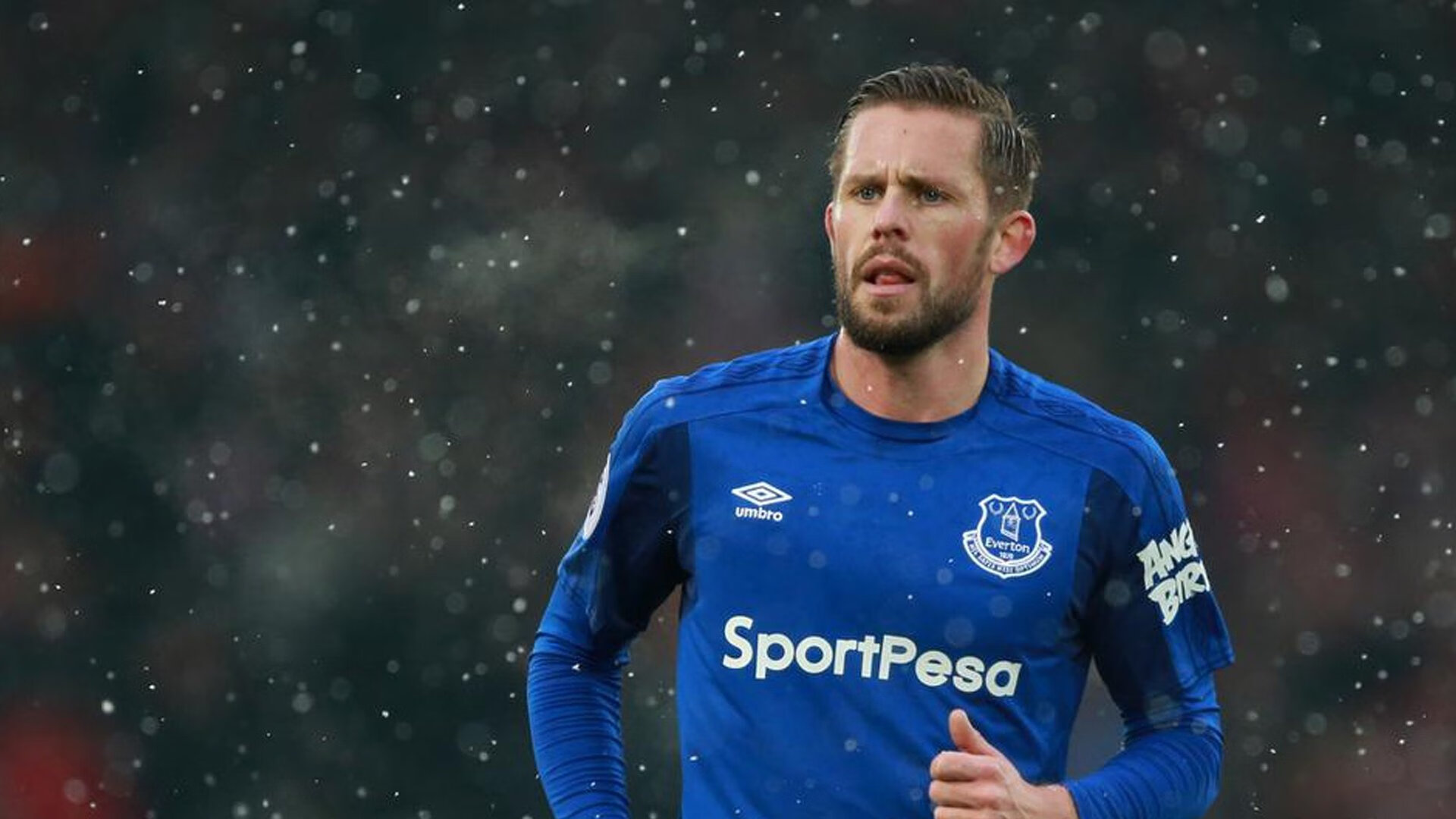 “安赫尔·巴尔博萨的突破技巧与多面手能力，提升阿根廷美洲狮队的竞争力”